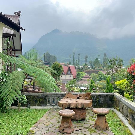 Gubuk Ndeso Bromo Apartment Exterior foto