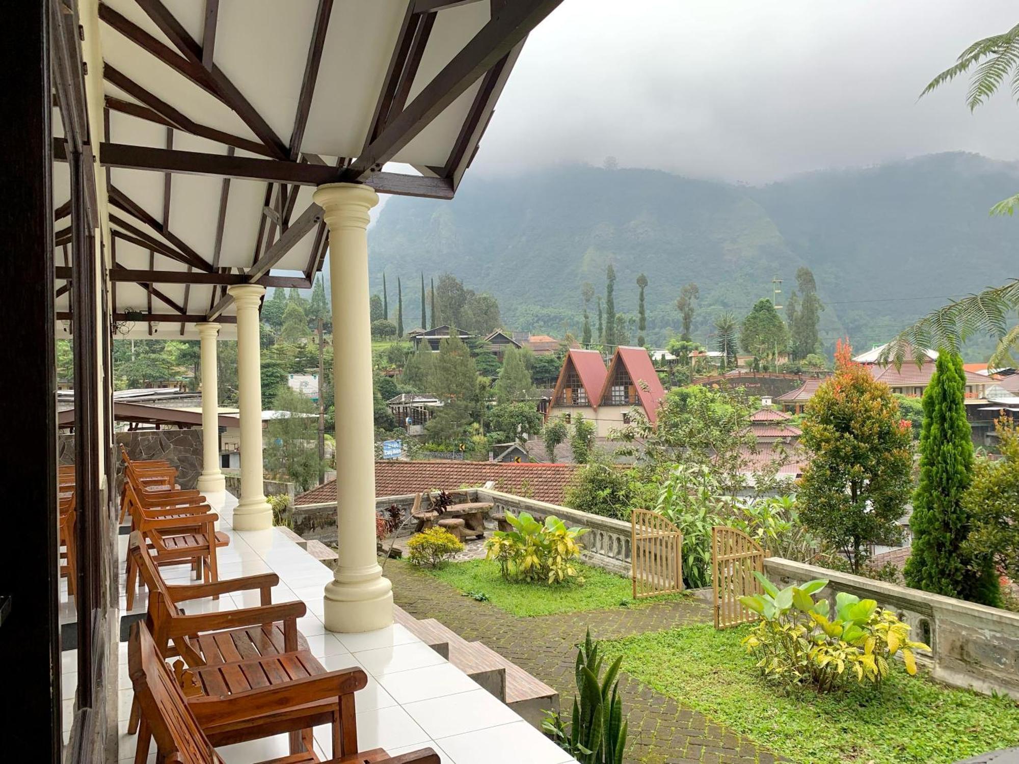 Gubuk Ndeso Bromo Apartment Exterior foto